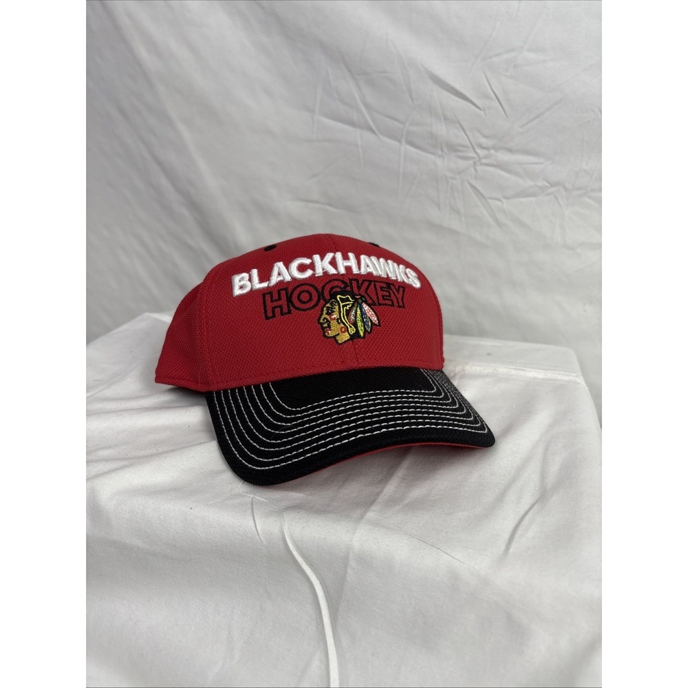 Chicago Blackhawks Adidas Hat S/M Red‎ And Black